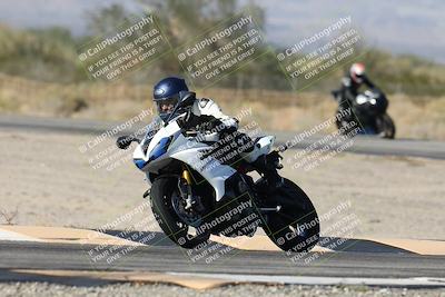 media/Dec-01-2025-Moto Forza (Mon) [[2daa91e15f]]/3-Beginner Group/Session 3 (Turn 3)/